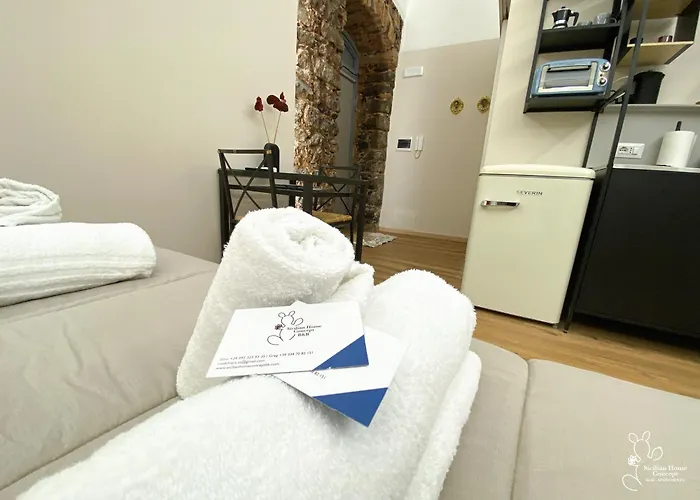 Sicilian Duomo - Lava Katanya