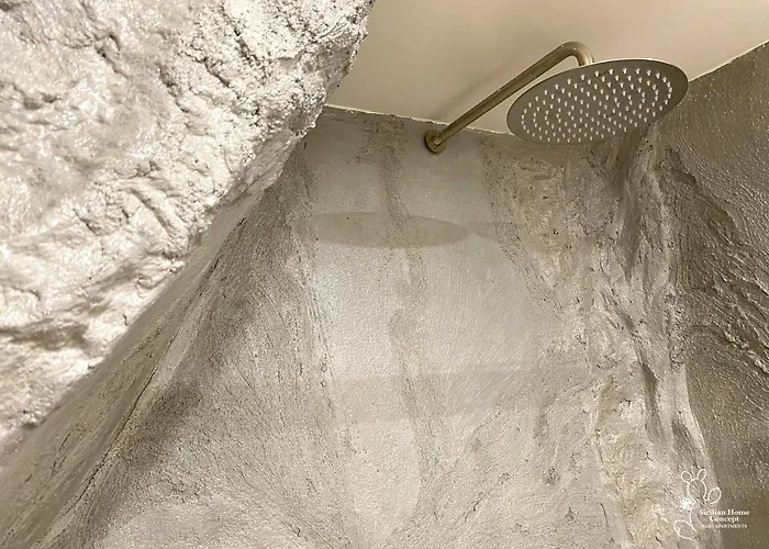 Sicilian Duomo - Lava Daire