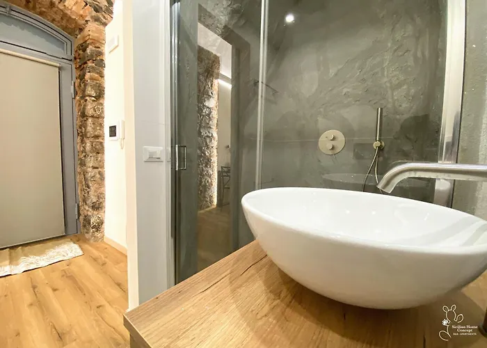 Sicilian Duomo - Lava Daire